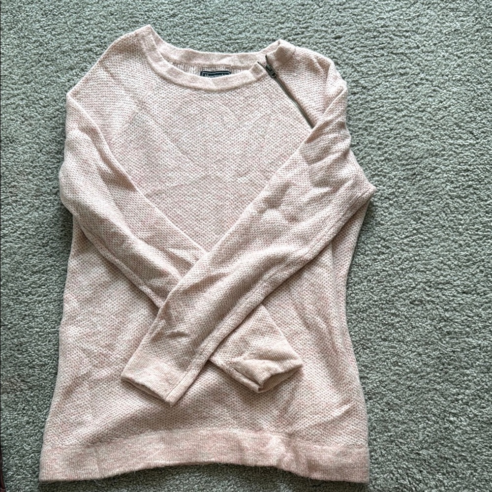 Abercrombie & Fitch Light Pink Crew Neck Sweater